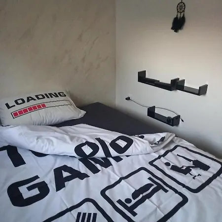 Iggy Apartment